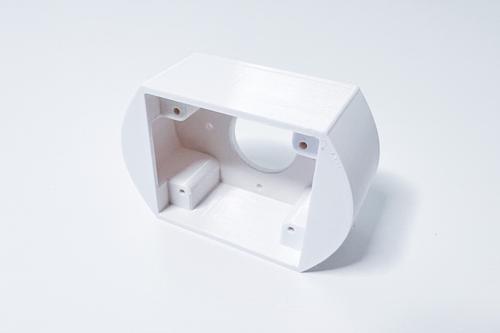 TP-LINK držák s kabelovou krytkou pro kamery VIGI C540V na stěnu nebo strop, bílý
