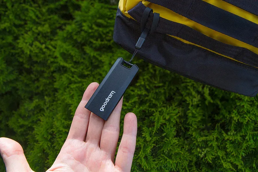 GOODRAM externí SSD Move Ridge 1TB, USB-C 3.2 Gen2x2, (R:2000/W:2000MB/s), černá