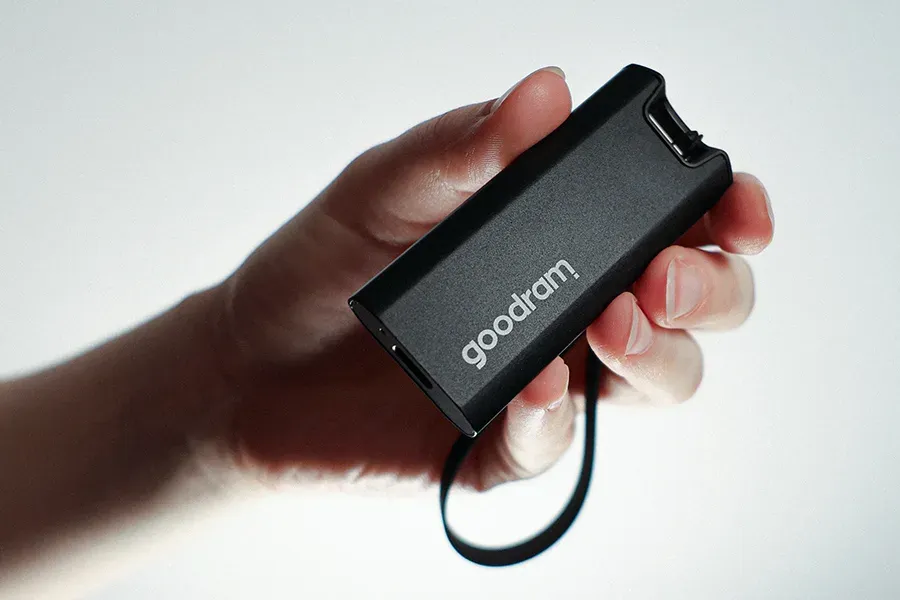 GOODRAM externí SSD Move Ridge 1TB, USB-C 3.2 Gen2x2, (R:2000/W:2000MB/s), černá