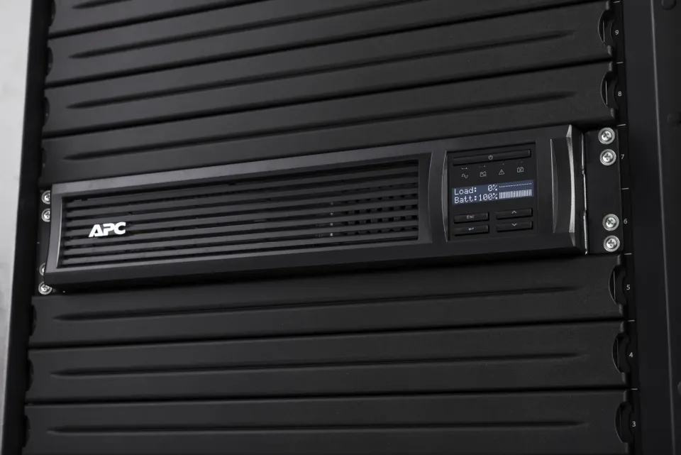 APC ups SMART 2200 LCD RM 2U, 1920VA/1920W, USB, do rack 2U