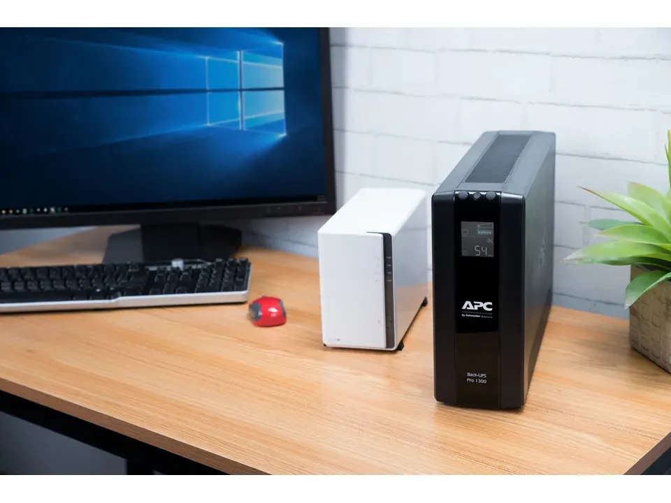 APC Back-UPS Pro BR 1300VA, 8 Outlets, AVR, LCD Interface (780W)