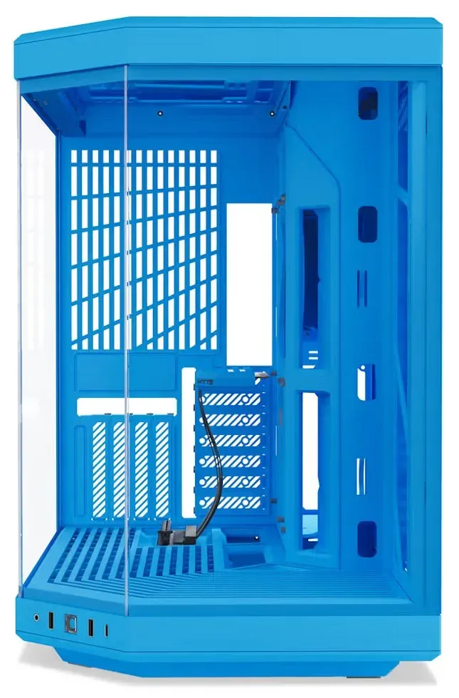 HYTE skříň Y70 Blueberry Milk / levé a přední sklo / Riser PCIe 4.0 / bez zdroje / 1x USB-C / 2x USB-A