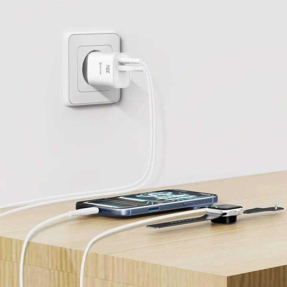 Swissten Síťový Adaptér Edge GaN 1x USB-C PD 20W + 1x USB-A 18W QC Bílý