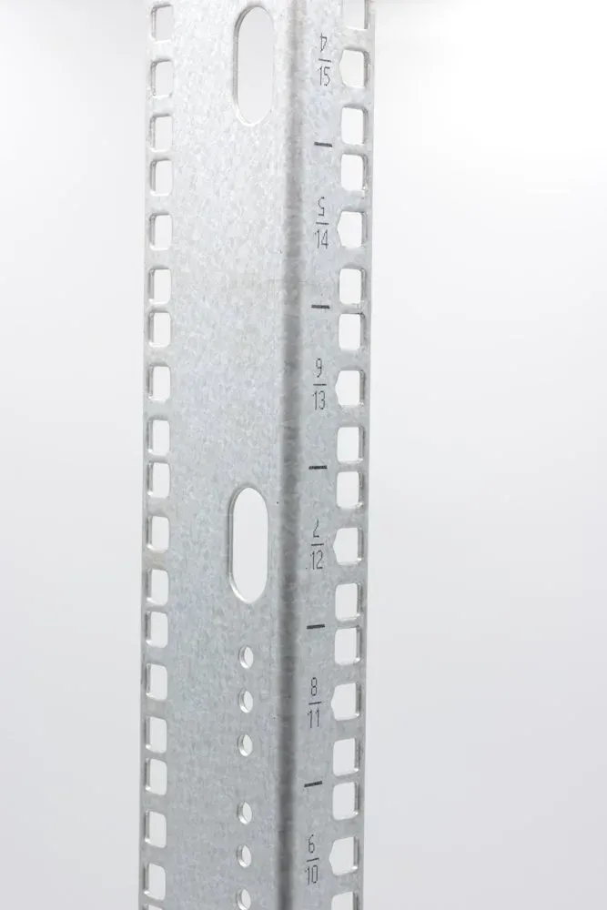 XtendLan Vertikální montážní lišta Telco 18U, pro servery šíře 480mm, stříbrná