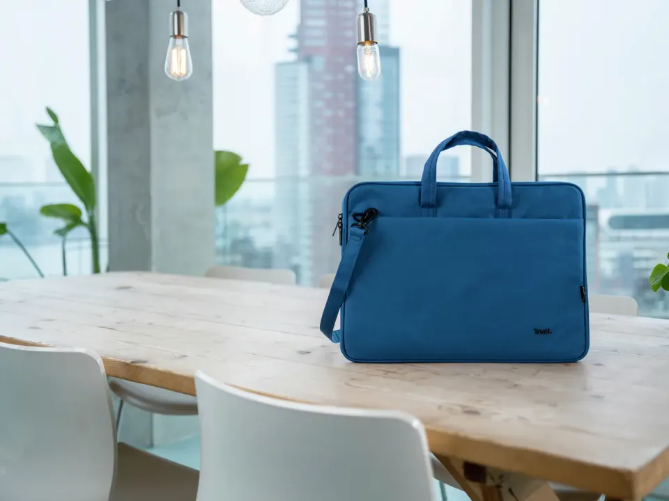 TRUST Pouzdro na notebook 16" Bologna Slim Laptop Bag Eco, modrá