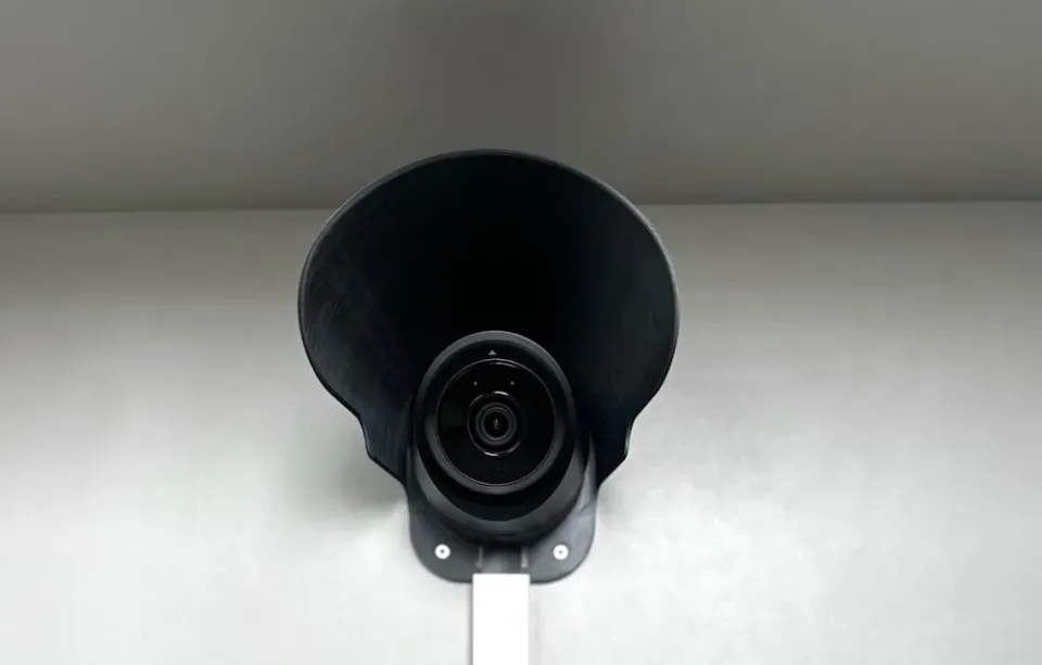 XtendLan Držák s krytem pro kameru UniFi G5 Turret Ultra a UniFi G6 Turret, plast odolný UV záření, venk. použití, černý