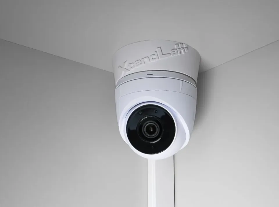 XtendLan Držák pro kameru UniFi G5 Turret Ultra a UniFi G6 Turret, plast odolný UV záření, venkovní použití, bílý