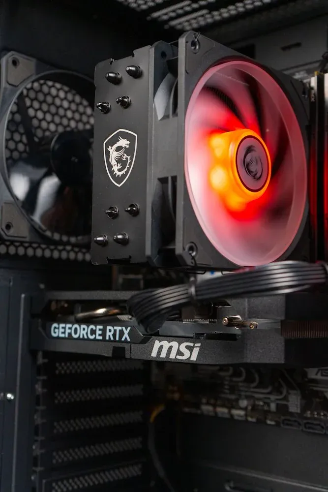 HAL3000 MEGA Gamer Pro / Intel i5-14400F/ 16GB DDR4/ RTX 5050/ 1TB PCIe4 SSD/ W11