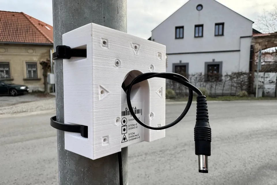 Držák na sloup D-TCV-A