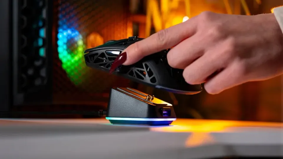 Endorfy Dokovací stanice, pro Endorfy LIV Wireless a LIV Plus Wireless, USB-C, U (EY0F001)