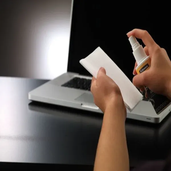 Fellowes sprej na čištění monitorů 250 ml