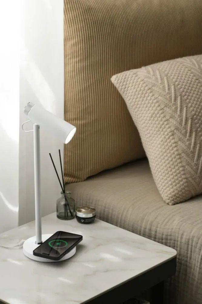 IMMAX LED stolní lampička TIT/ Qi nabíjení/ 12W/ DC12V/1A/ 100-240 VAC/ 150lm/ bílá se stříbrnými prvky