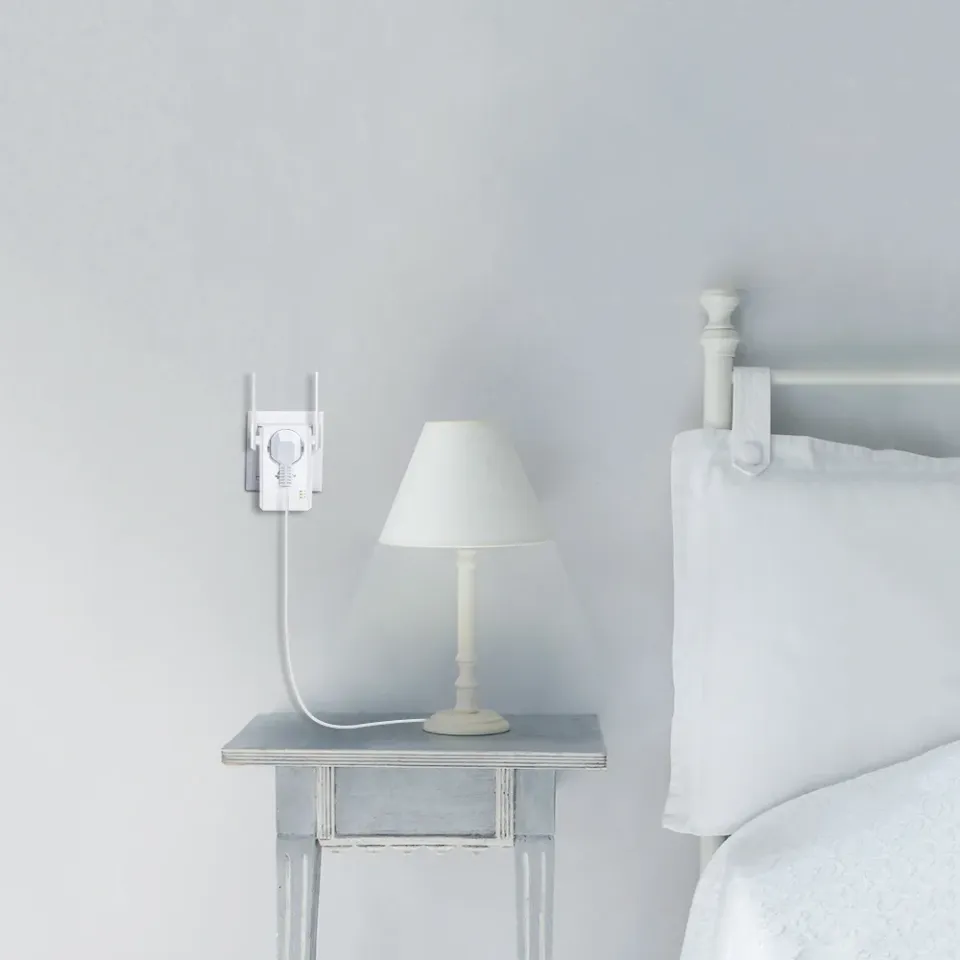 TP-LINK TL-WA860RE Wifi N Range Extender, průchozí zásuvka, dvě fixní antény