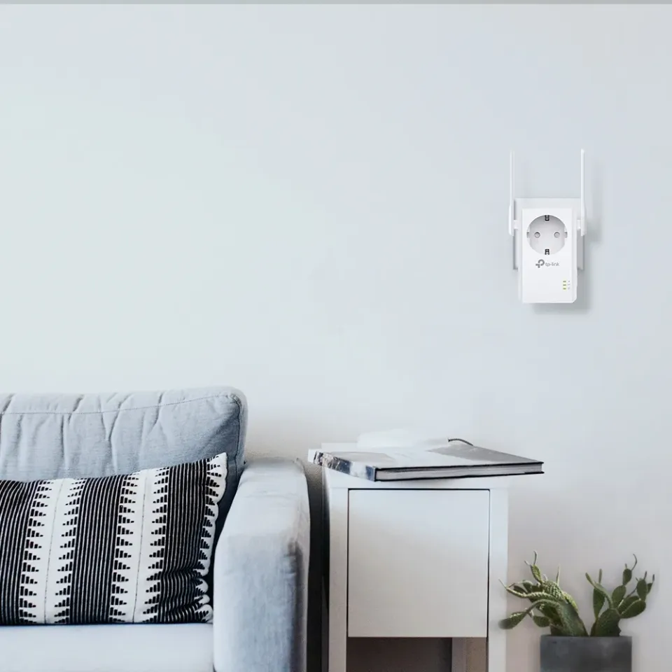 TP-LINK TL-WA860RE Wifi N Range Extender, průchozí zásuvka, dvě fixní antény