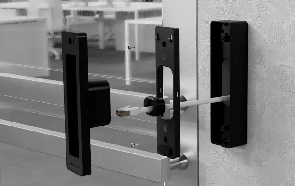 Ubiquiti Reader Pro Angle Mount B - Instalační krabice na zeď pro UniFi Access Reader Pro, úhlová 20°, černá