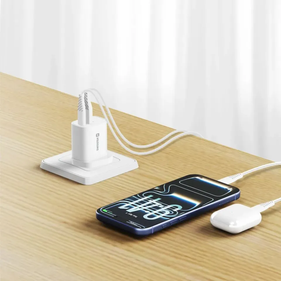 Swissten Síťový Adaptér Edge GaN 1x USB-C PD 35W + 1x USB-A 18W QC, Pro UK Zásuvku Bílý