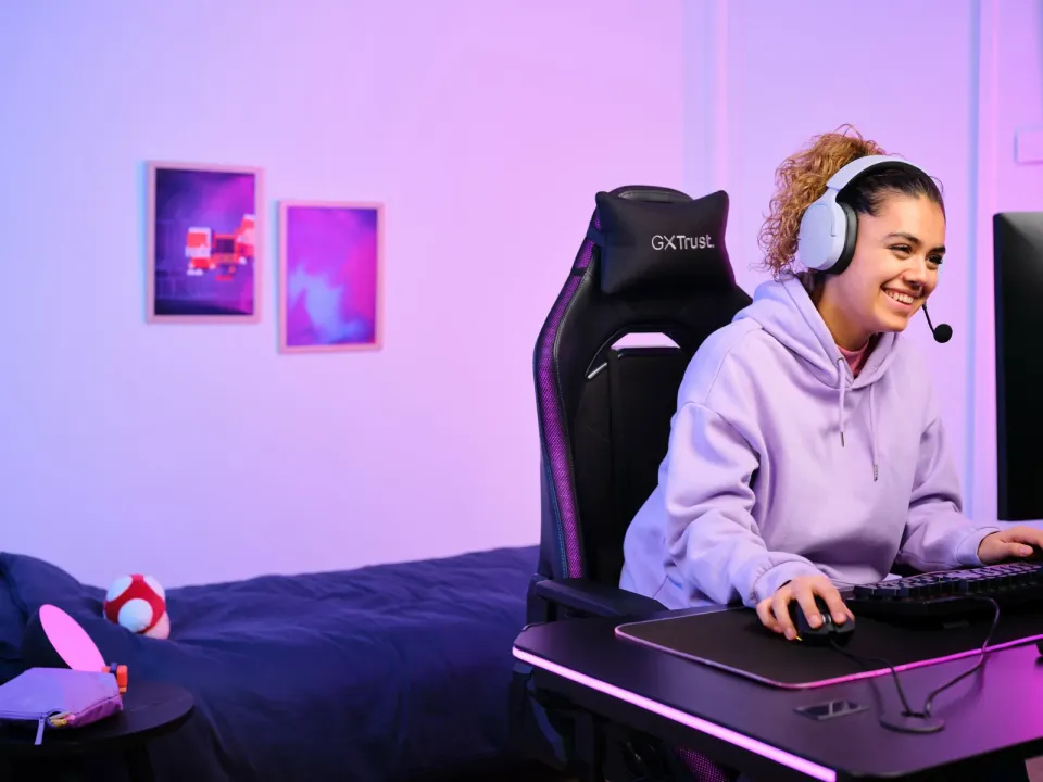 TRUST Herní sluchátka GXT 491 FAYZO, Bezdrátová, USB, fialová