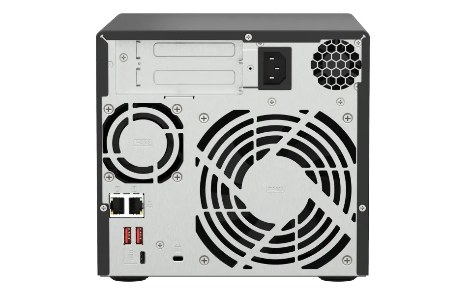 QNAP TS-473A-8G (4C/Ryzen V1500B/2,2GHz/8GBRAM/4xSATA/2xM.2/2x2,5GbE/3xUSB3.2/2xPCIe)