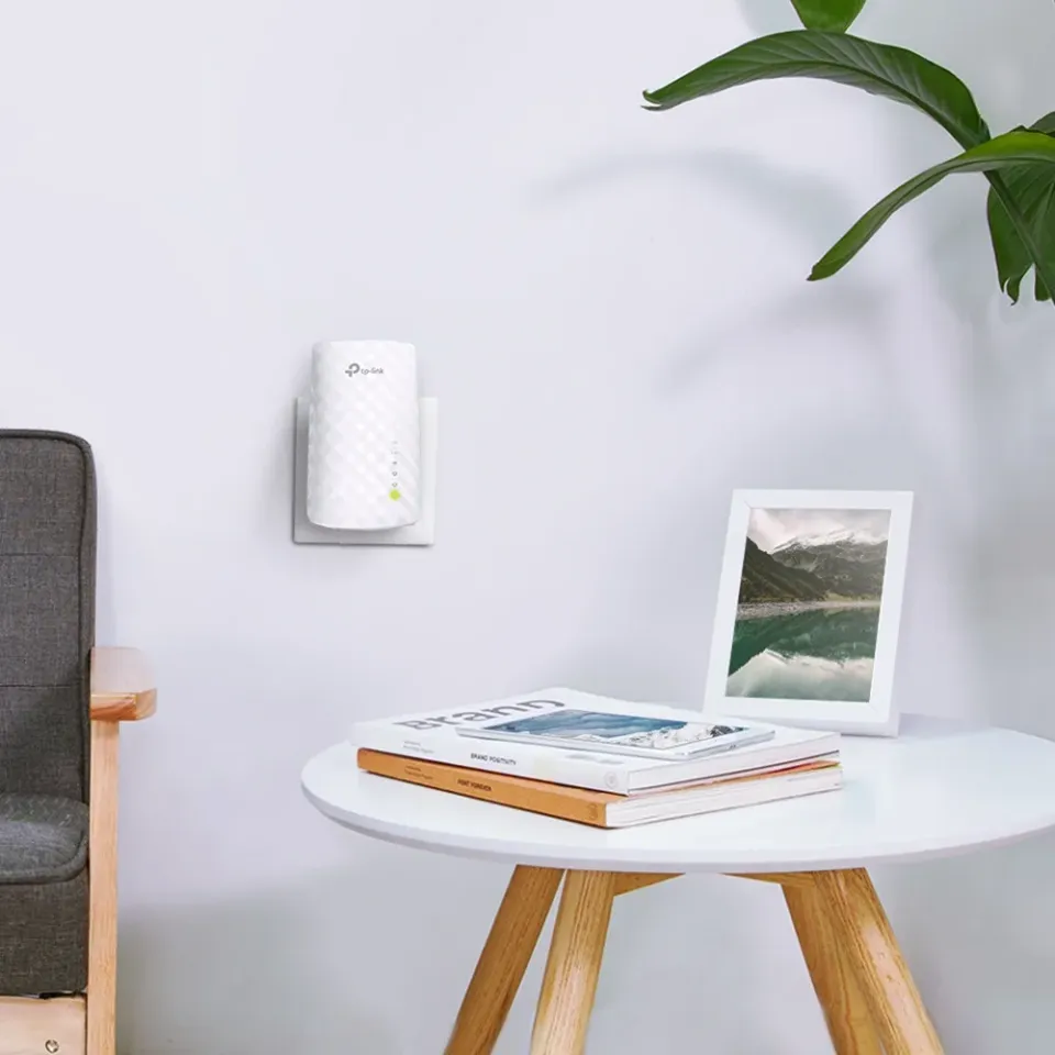 TP-LINK TL-RE200 Wifi AC Range Extender, tři interní antény