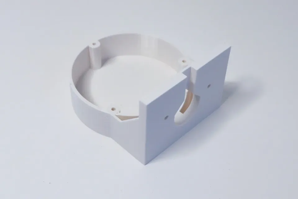 TP-LINK držák s kabelovou krytkou pro kamery VIGI C220/C230/C240/C250 na stěnu, bílý
