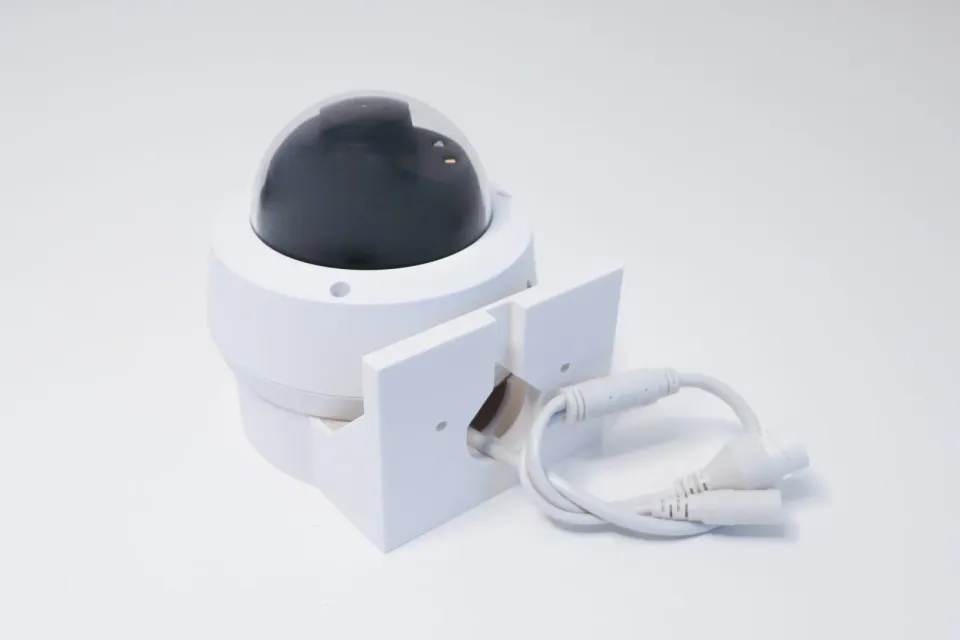 TP-LINK držák s kabelovou krytkou pro kamery VIGI C220/C230/C240/C250 na stěnu, bílý