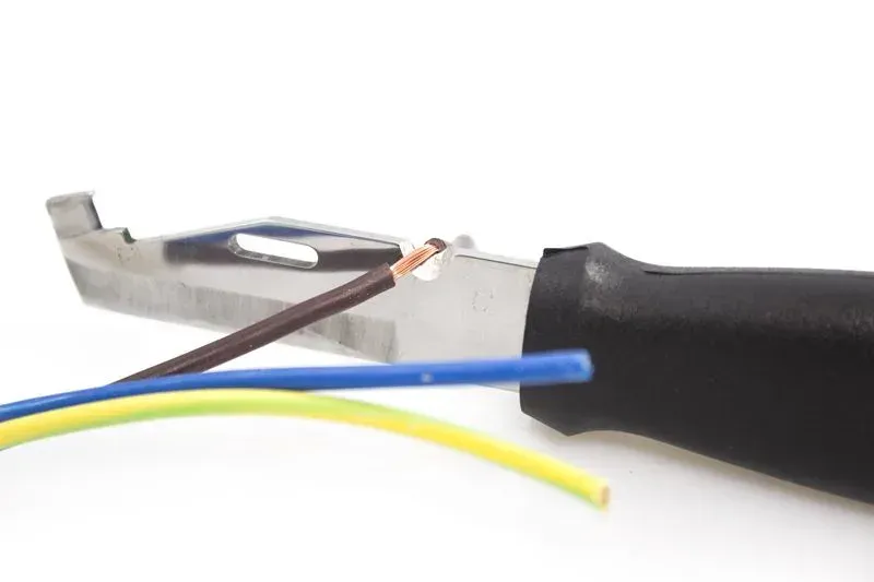 Elektrikářský nůž QUATTRO pevný červený s botičkou 349-NH-1