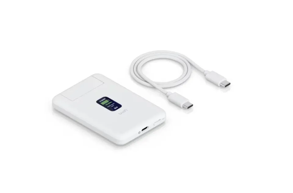 Ubiquiti UTR, UniFi Travel Router
