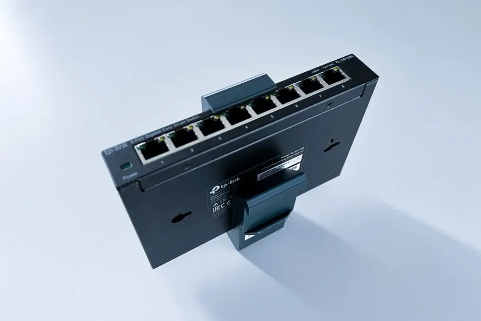 TP-LINK držák na DIN lištu pro rozmer 101x25mm šedá antracit SG108xx/SF1006P/ER605/RP108GE