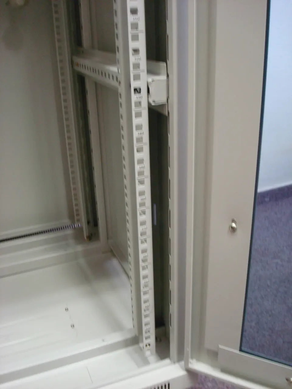 Datacom 19"rack stoj. 30U/600x600 Rozebíratelný