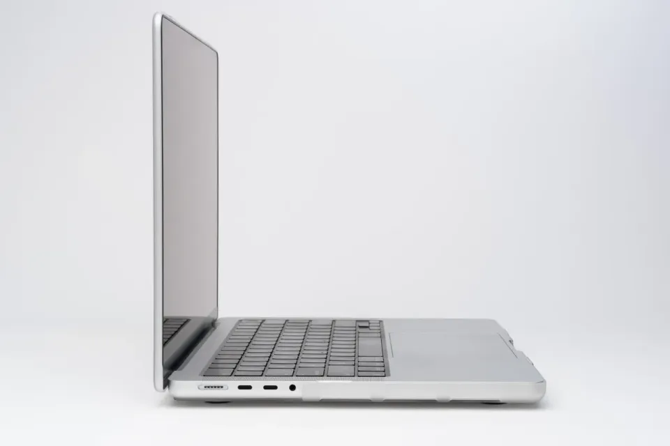ZAGG Kryt Hardshell Apple Macbook Air 13" M3/M2 Transparentní