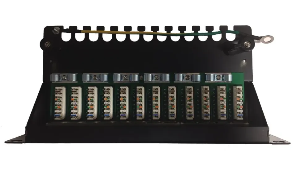 XtendLan Patch panel 10", 12 portů, 1U, Cat6, stíněný, LSA, s krytem, vodorovné umístění konektorů, zemnič, černý