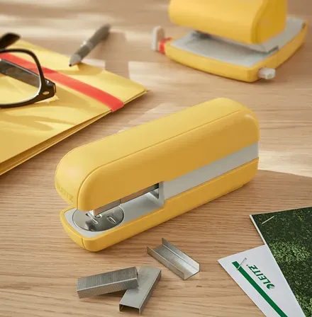 LEITZ Sešívačka Cosy 30, teplá žlutá