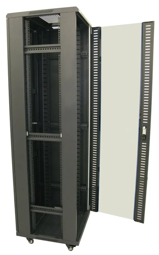 XtendLan 19" stojanový rozvaděč 42U 600x800, nosnost 800kg, skleněné dveře, plná záda, kolečka,černý