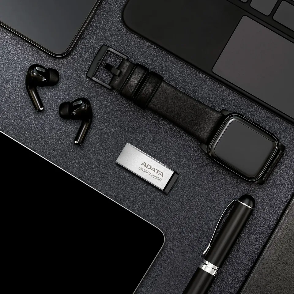 ADATA UR350/256GB/USB 3.2/USB-A/Černá
