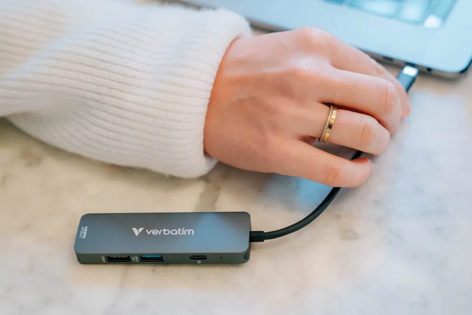 VERBATIM Dokovací stanice USB-C, 4v1, HDMI, USB-C PD, USB 3.0, USB 2.0, šedá