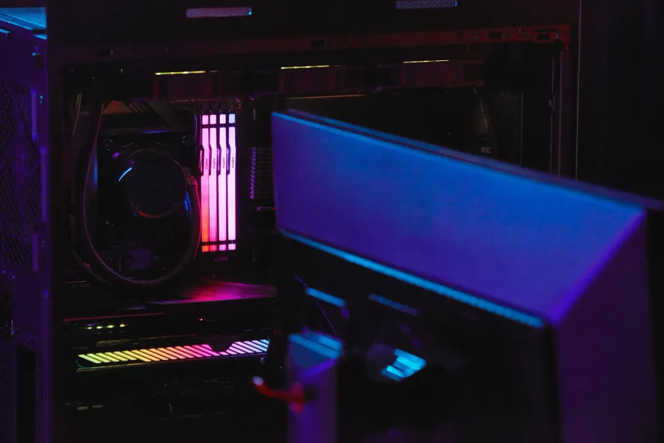 KINGSTON DIMM DDR5 16GB 5600MT/s CL36 FURY Beast RGB EXPO