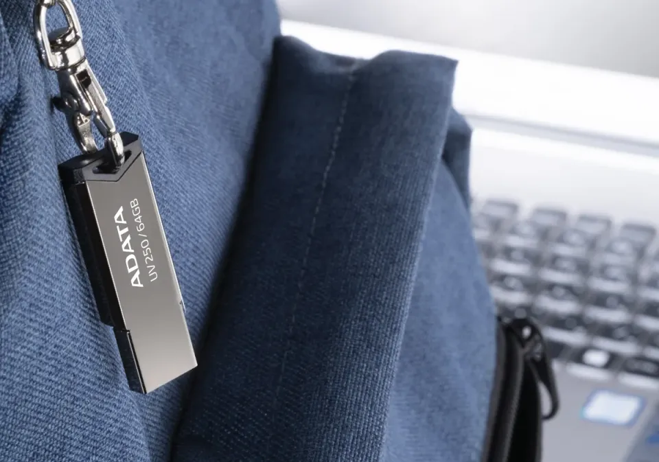 ADATA UV250/16GB/USB 2.0/USB-A/Černá