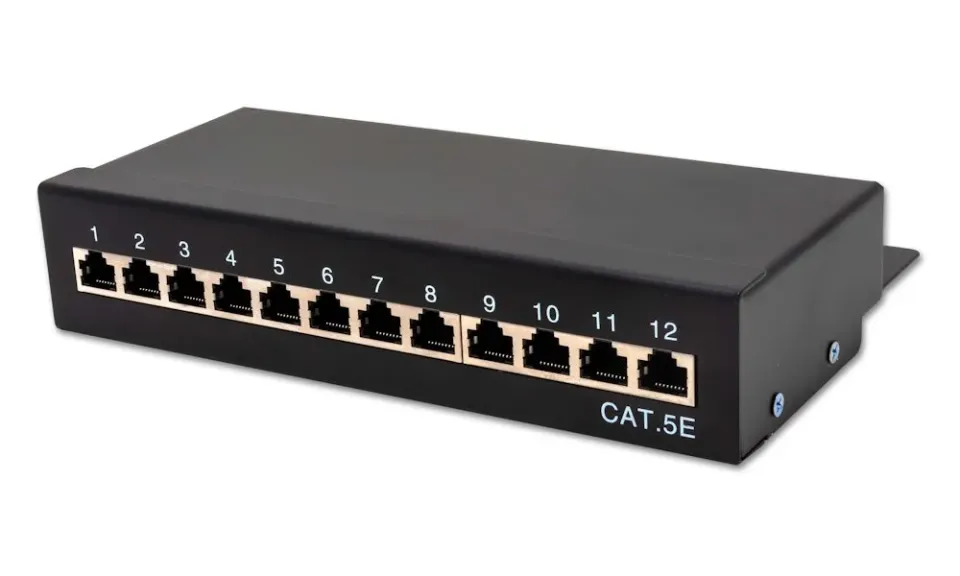 XtendLan Patch panel s možností umístit do 10" racku, 12 portů, 1U, Cat5e, STP, LSA, s krytem, černý
