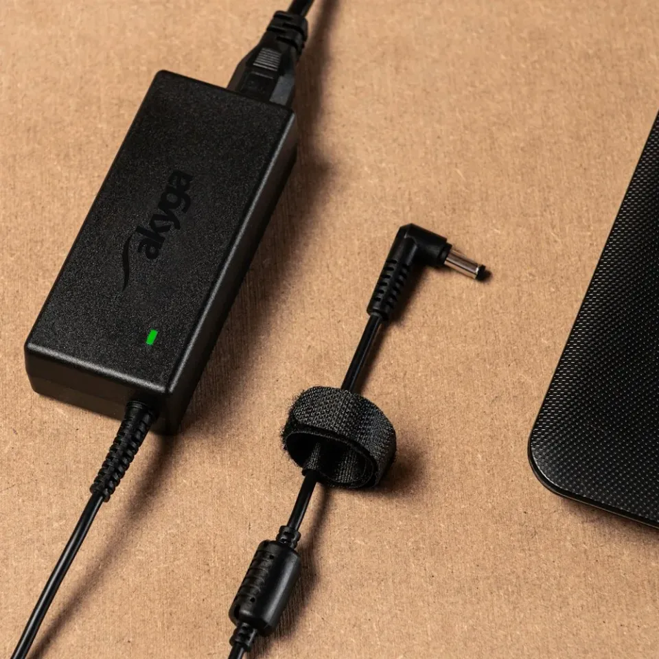 TRX Napájecí zdroj Akyga AK-ND-79 5 - 20.2V / 2 - 4.3A 87W USB type C Power Delivery QC 3.0