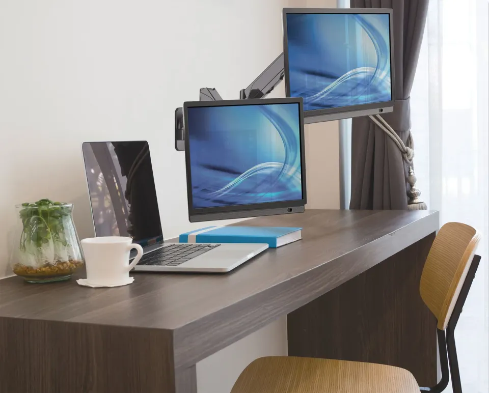 MANHATTAN Nástěnný držák LCD/ TV, kloubový, dve pohyblivé ramená (17"-32")