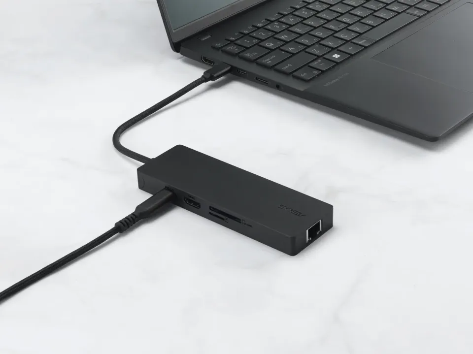 ASUS 8 in 1 USB-C Docking Station (DC210)