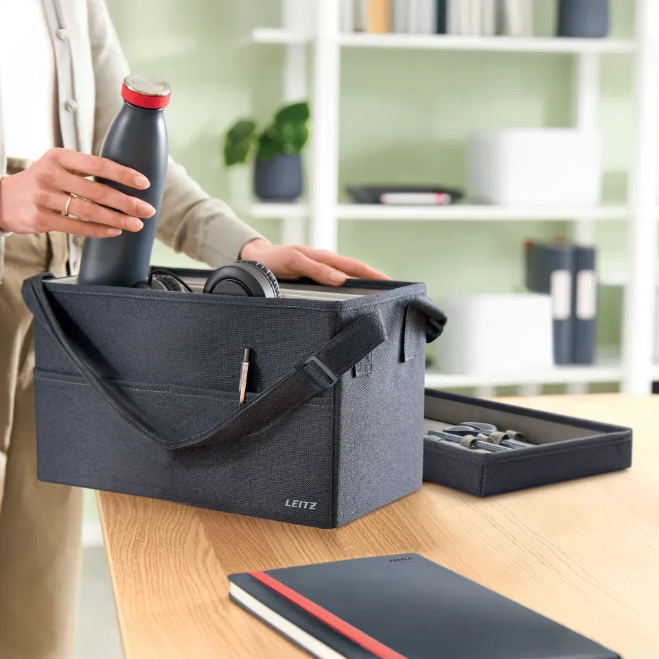 LEITZ kompaktní textilní box pro hot desking s víkem, 35,5 x š 20 x v 23,5 cm