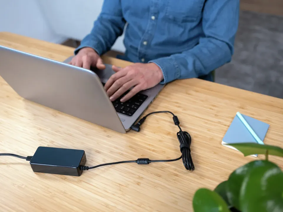 TRUST Univerzální napájecí adaptér pro notebooky Primo 70W-19V Laptop Charger