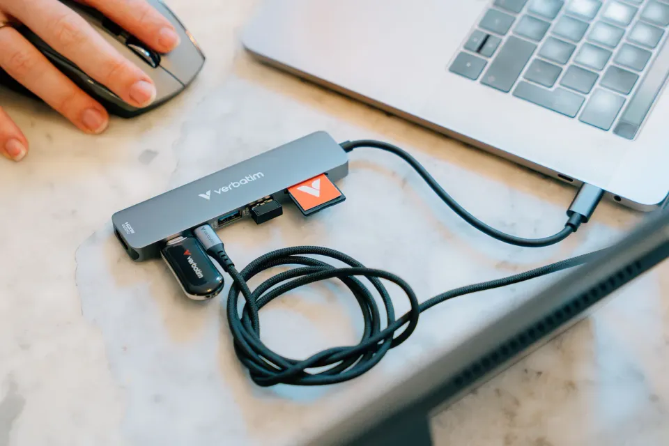 VERBATIM Dokovací stanice USB-C, 7v1, HDMI, USB-C PD, USB-C, 2xUSB 3.0, SD a microSD, šedá