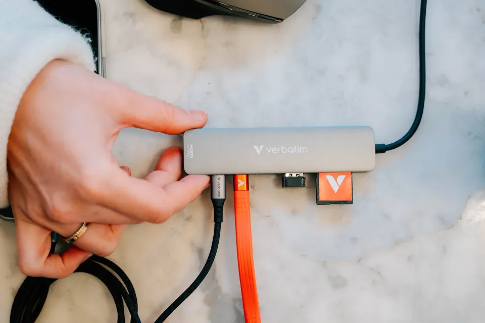 VERBATIM Dokovací stanice USB-C, 7v1, HDMI, USB-C PD, USB-C, 2xUSB 3.0, SD a microSD, šedá