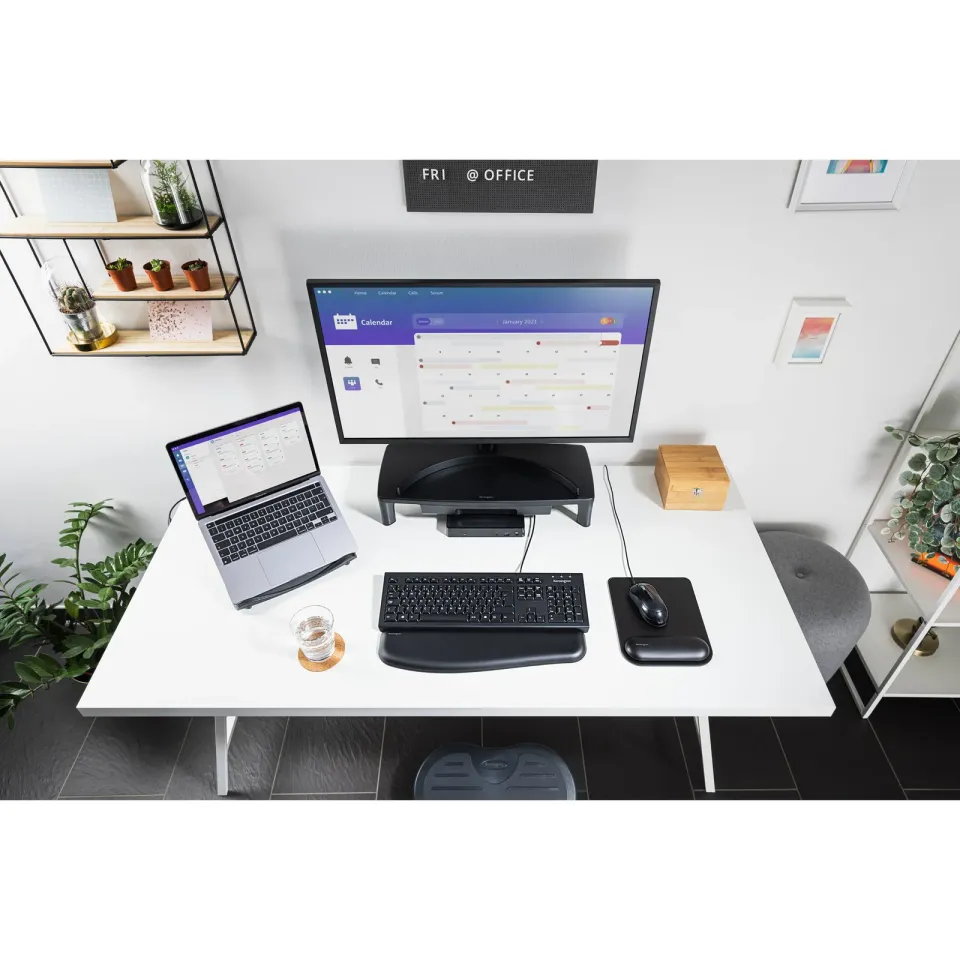 Kensington Chladicí stojánek pro notebook SmartFit Easy Riser- ČERNÝ
