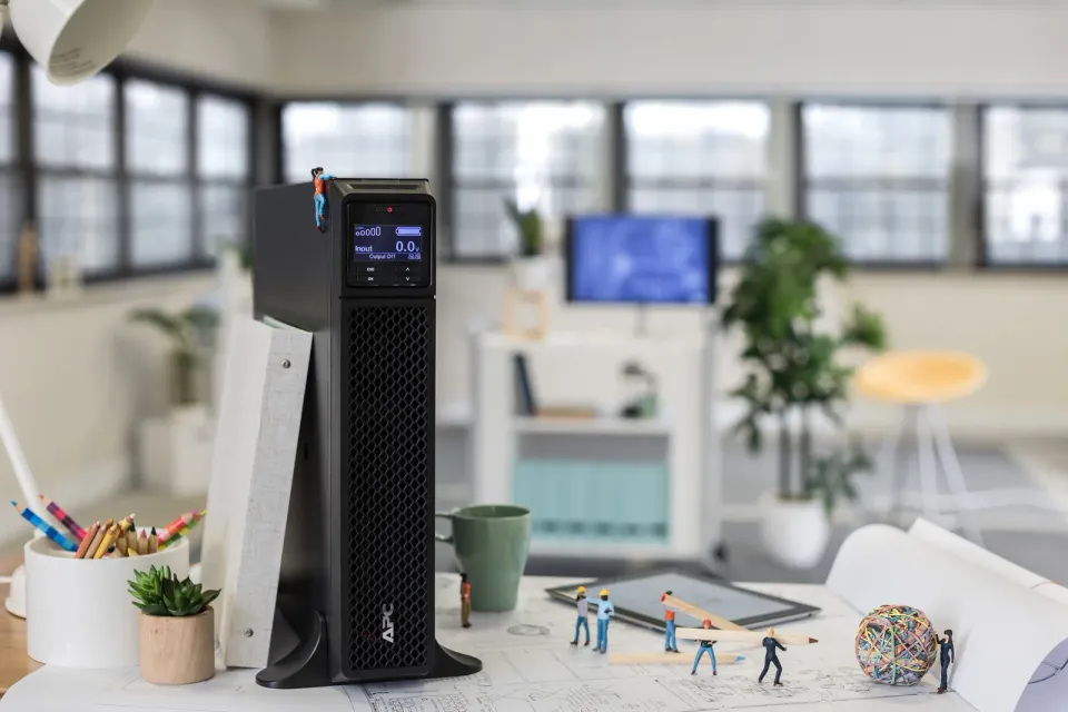 APC Smart-UPS SRT 2200VA online 230VV