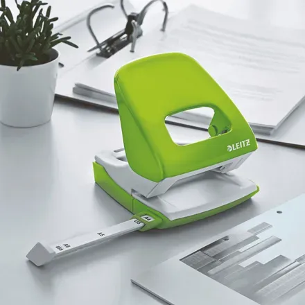LEITZ Stolní děrovačka NeXXt WOW 5008, zelená