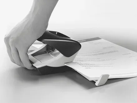 LEITZ Stolní děrovačka NeXXt WOW 5008, zelená