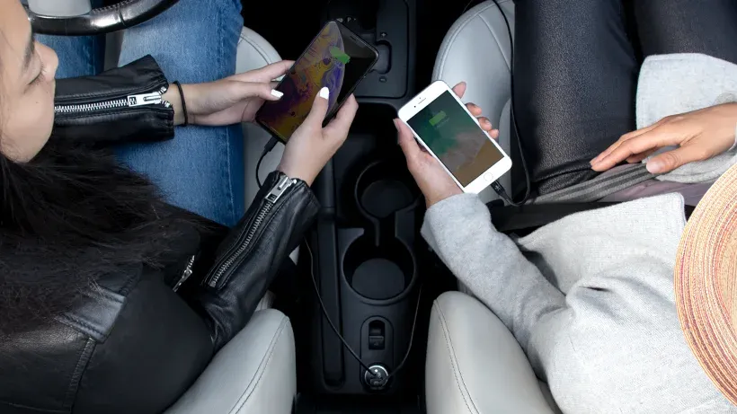 Belkin BOOST CHARGE 24W Duální USB-A nabíječka do auta, černá